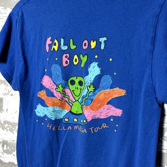 Fall Out Boy Hella Mega Tour Shirt Size Small Pop Punk Emo Y2K - Picture 6 of 6